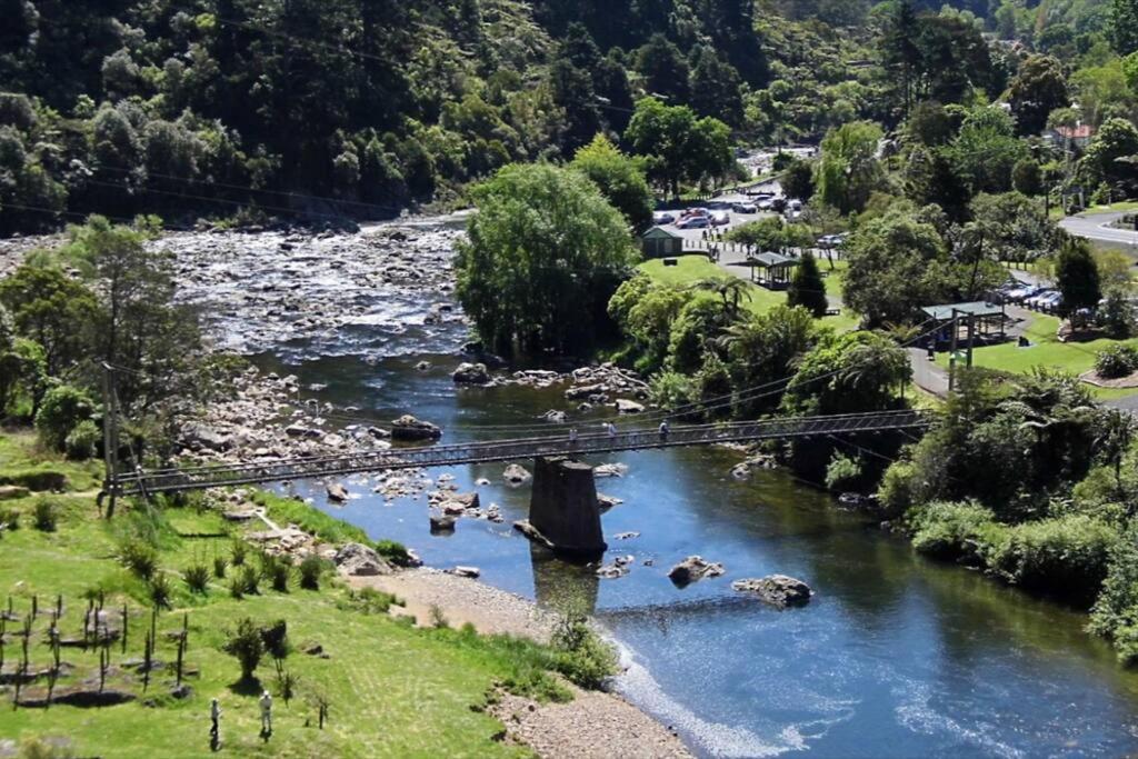 Crown Ridge Miners Cottage Karangahake Eksteriør billede